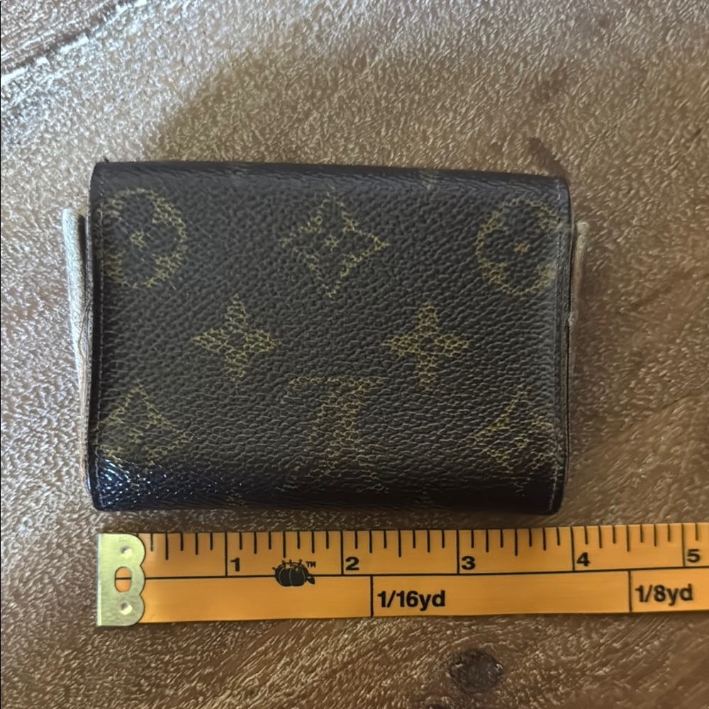 Louis Vuitton Monogram Porte Monnaie Plat Coin Wallet - Picture 4 of 11